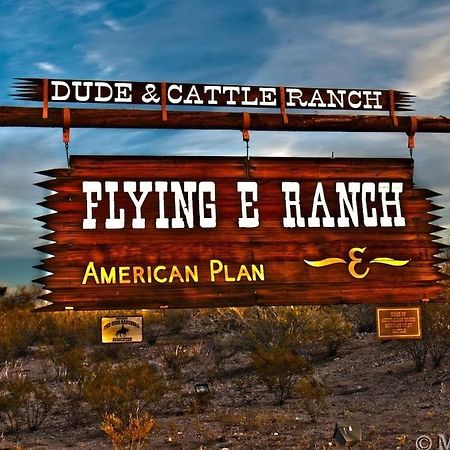 Flying E Guest Ranch Wickenburg Buitenkant foto
